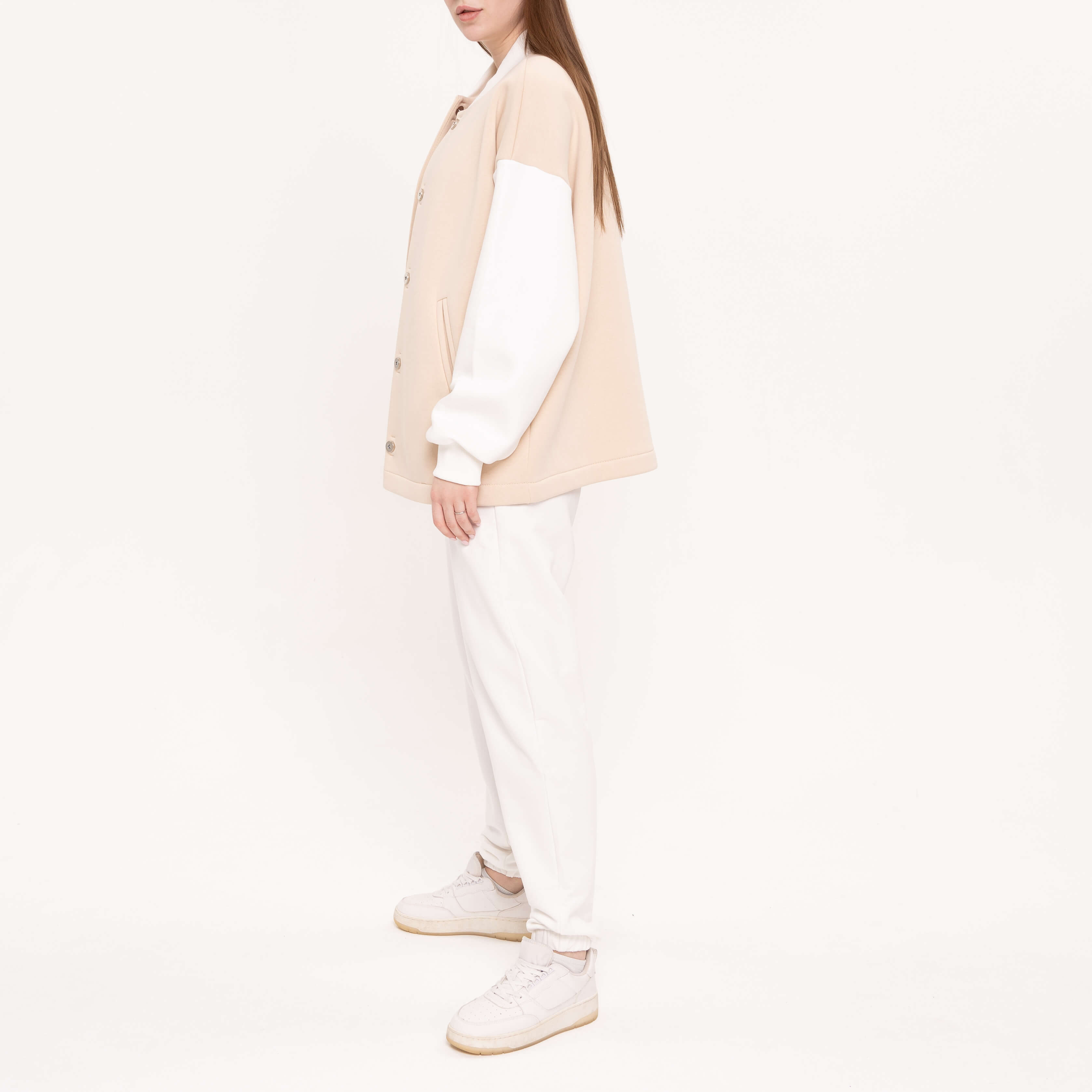 

Бомберы Darsi.Studio, Бежевый утеплённый бомбер Darsi.Studio
