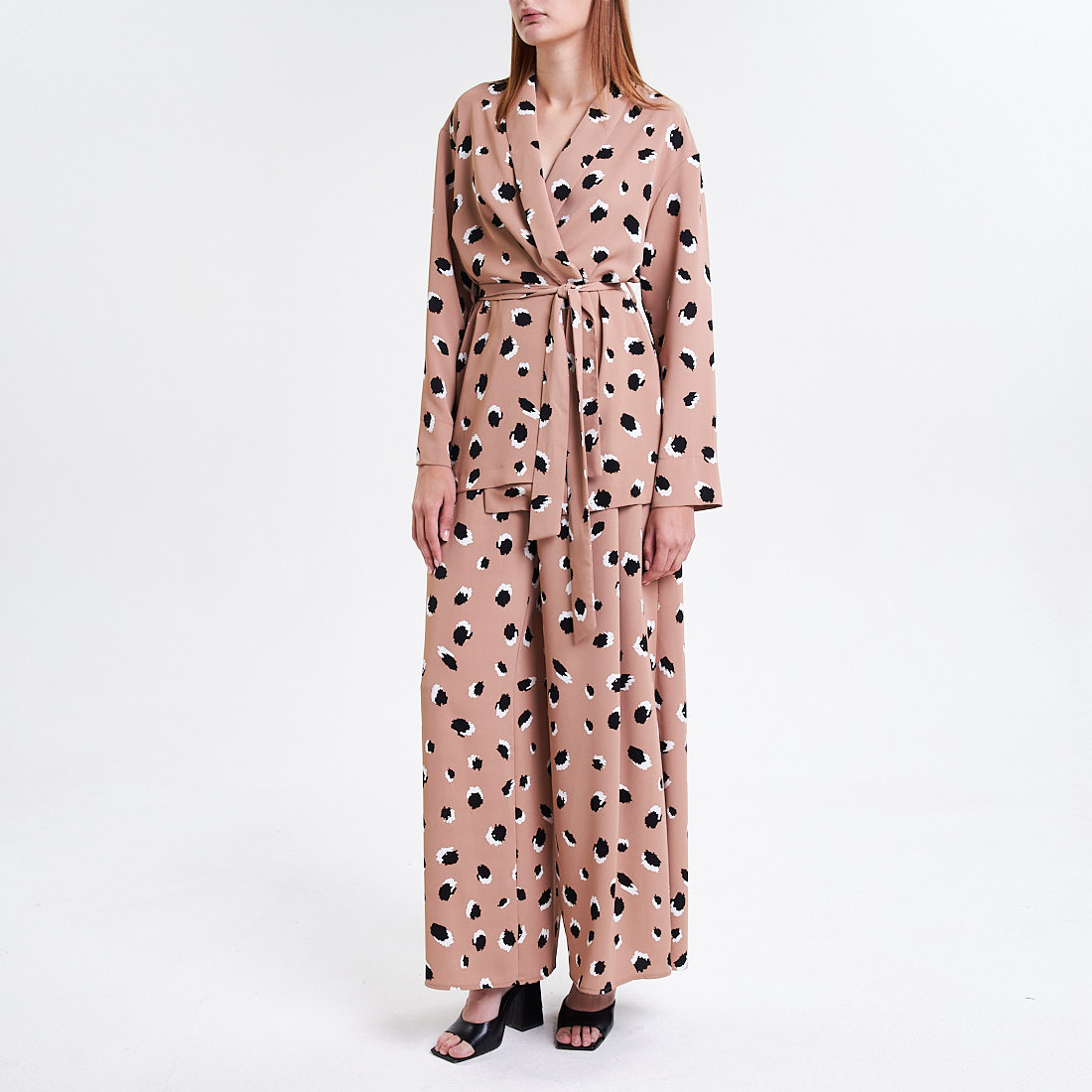 

Костюмы Galla collection, Бежевый костюм с принтом Galla collection