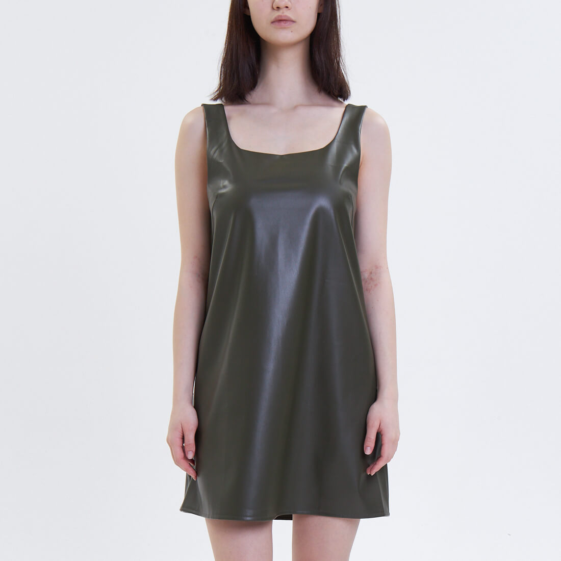 

Сарафаны MOLLIS, Зелёный сарафан-мини из эко-кожи MOLLIS