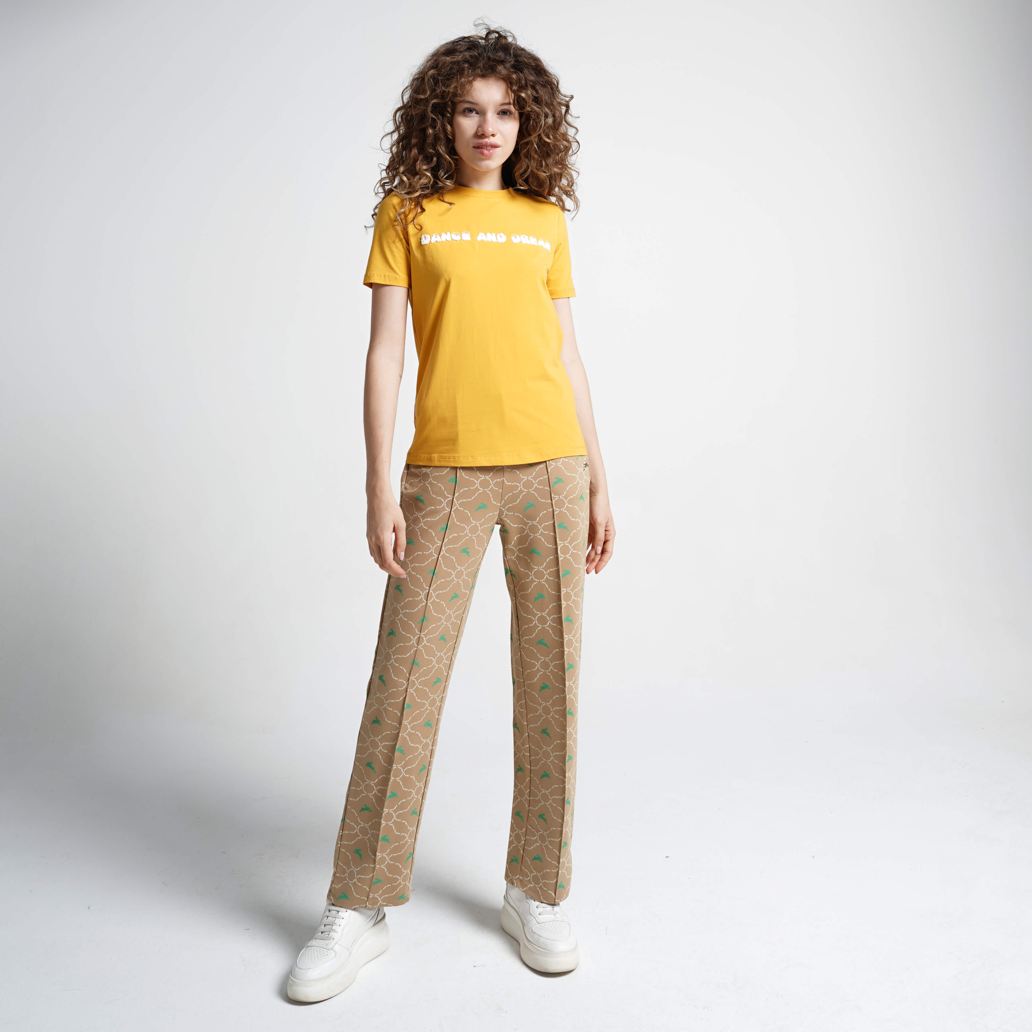 

Футболки Akhmadullina Dreams, Жёлтая футболка с фактурной вышивкой Akhmadullina Dreams