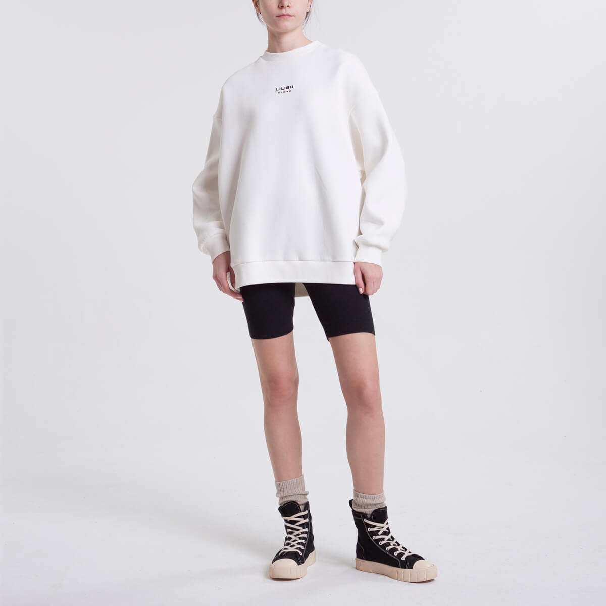 

Свитшоты LILIBU STORE, Белый свитшот с принтом LILIBU STORE