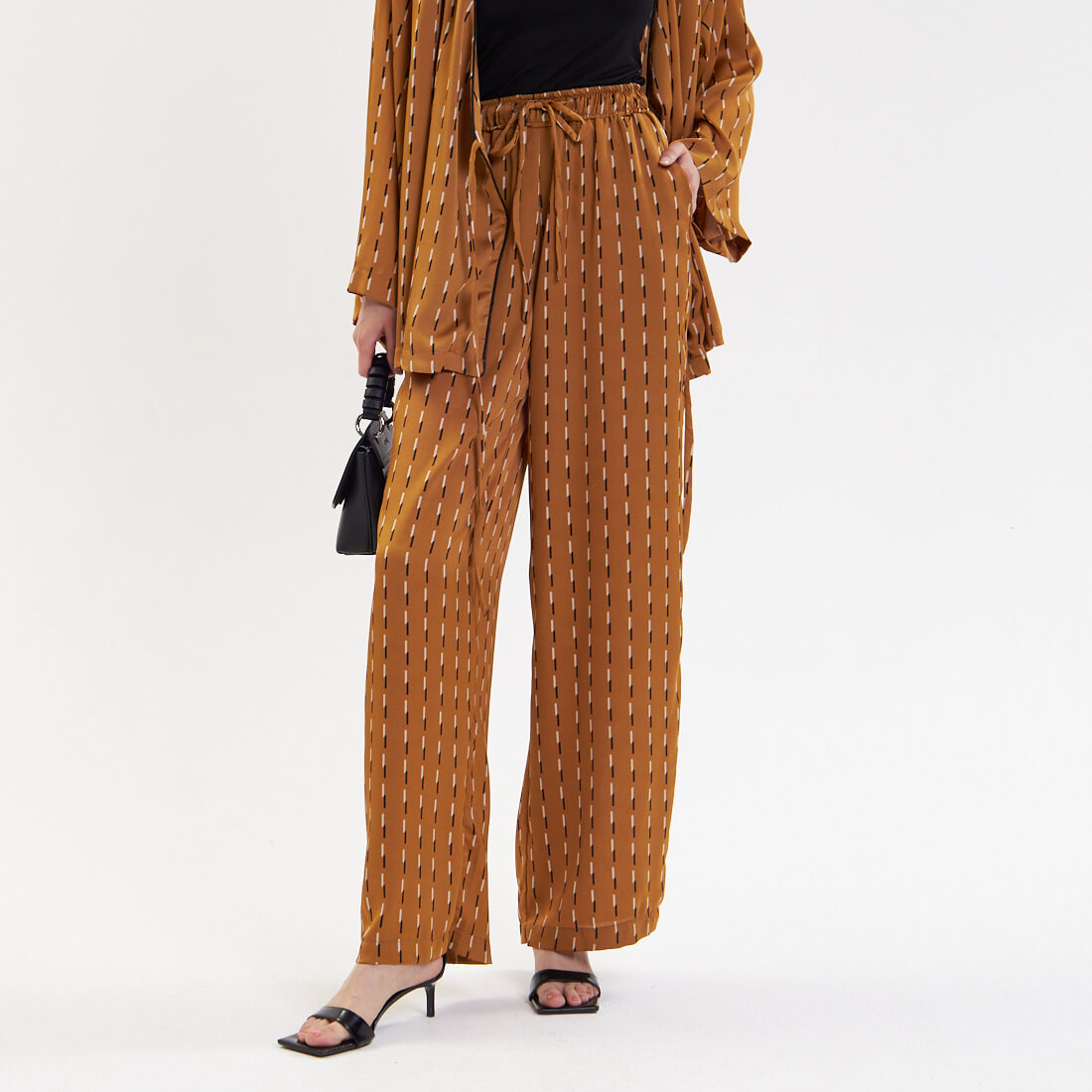 

Повседневные брюки INACHE, Коричневые брюки с геометрическим принтом INACHE