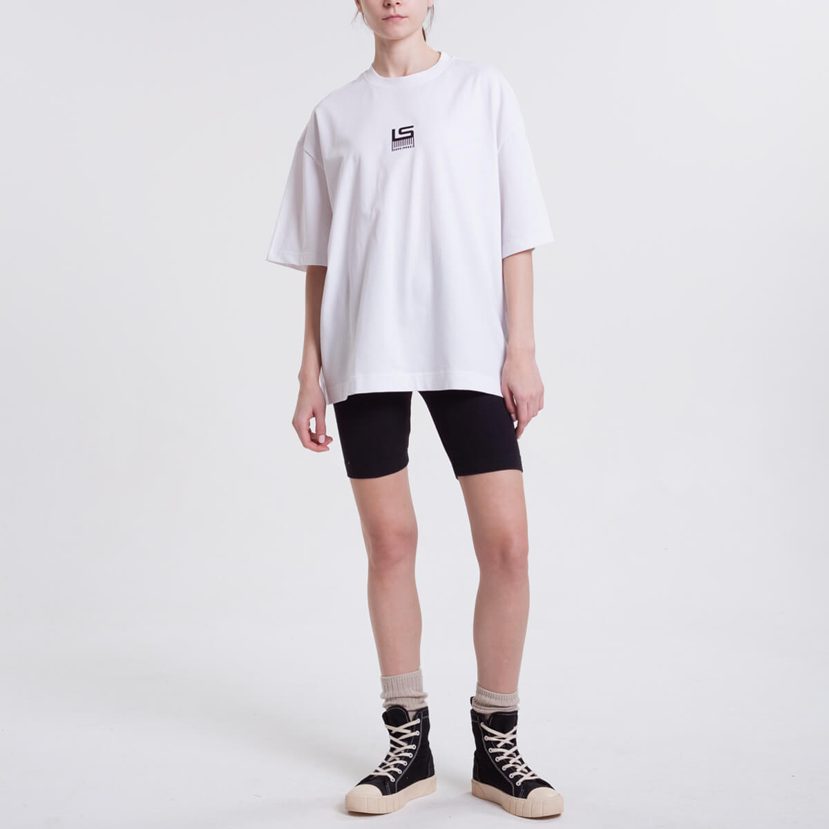 

Футболки LILIBU STORE, Белая свободная футболка LILIBU STORE